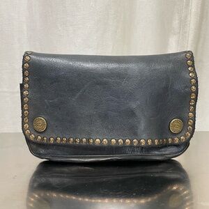 Campomaggi Crossbody Bag with rivets in Zaffiro